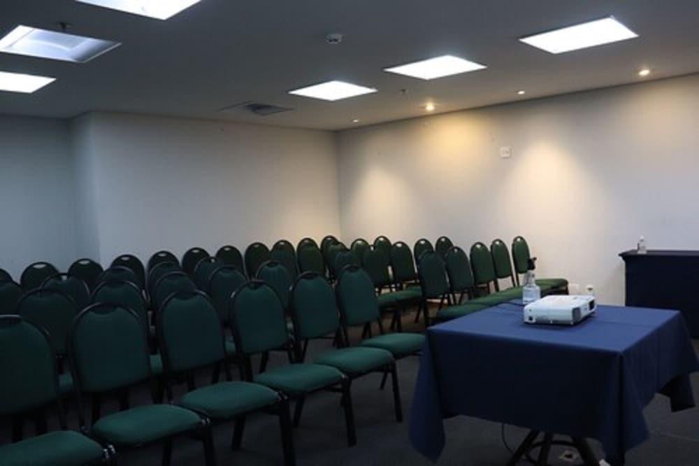 Express Vieiralves Hotel Manaus Bagian luar foto